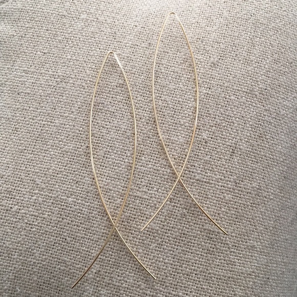Jewelry - Jewelry 2/$10 🆕 Minimalist Earrings: Gold